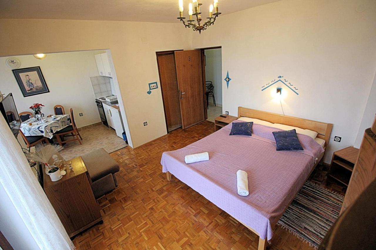 Guesthouse Marija Novi Vinodolski Kültér fotó